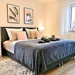 Lejlighed Fynbos Deluxe, Penthouse Oder Balkon, Parkplatz Straubing