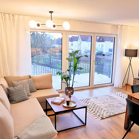 Fynbos Deluxe, Penthouse Oder Balkon, Parkplatz * Straubing