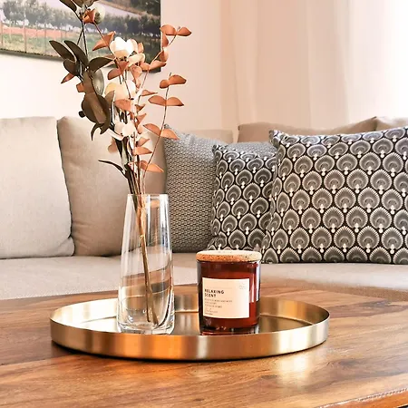 Fynbos Deluxe, Penthouse Oder Balkon, Parkplatz * Straubing