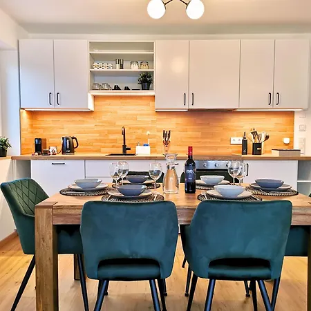 Fynbos Deluxe, Penthouse Oder Balkon, Parkplatz Apartament Straubing